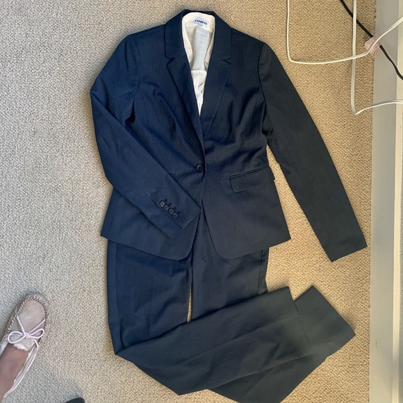 (0 Reg) NWT Ann Taylor Navy Blazer + Pant Suit Set - Picture 2 of 3